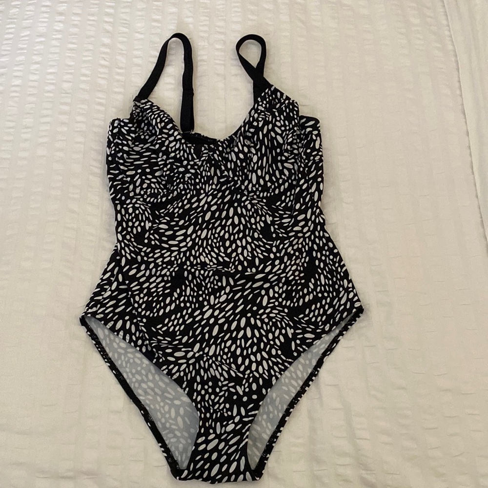 One piece Swimsuit black and white